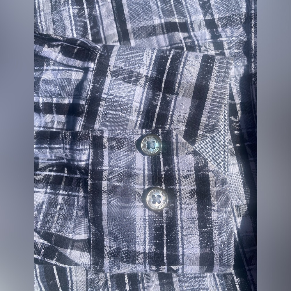 Bugatchi Men’s Button Down - image 3